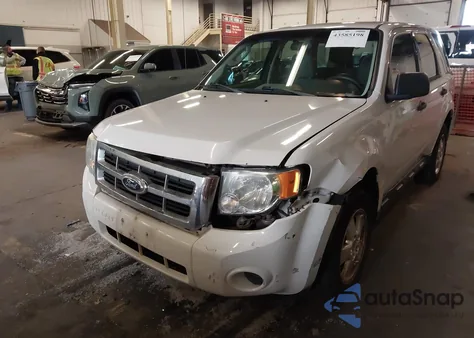 2012 Ford Escape Xls z USA, uszkodzony, nr VIN 1FMCU0C78CKC68373